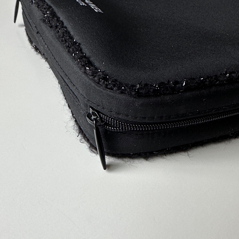 CHANEL Black Case for Makeup Brushes - Picture 3 of 11